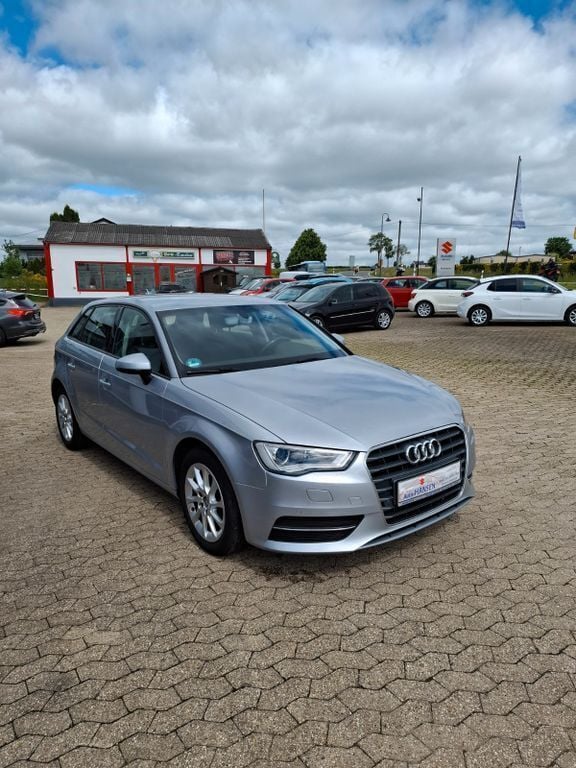 Gebraucht Audi A3 Sportback Attraction 150 PS (110 kW) 2016 Silber Kleinwagen