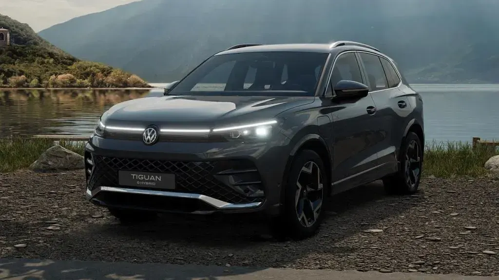 Neu VW Tiguan R-line 150 PS (110 kW) 2026 Uranograu SUV