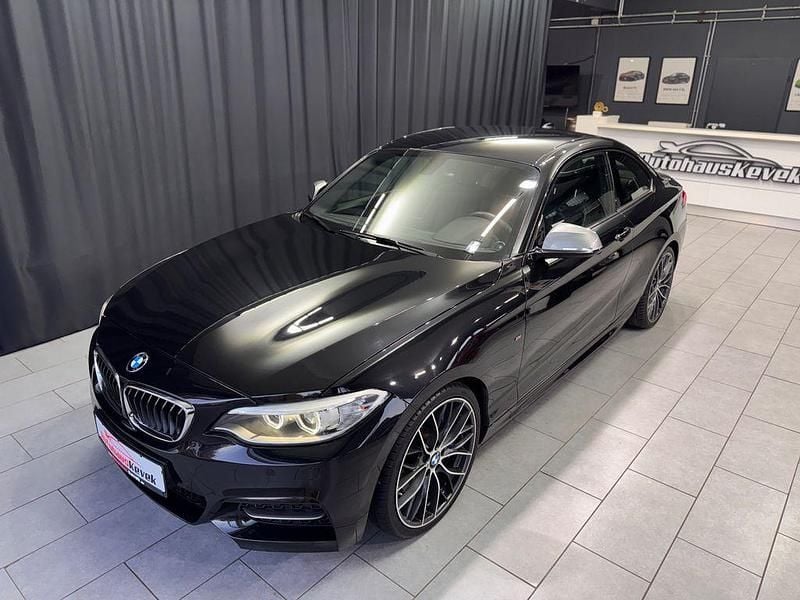 Schwarz Gebraucht 2017 BMW M240 M Performance Coupé | 29.500 € (Fairer Preis) - Bild 1/4