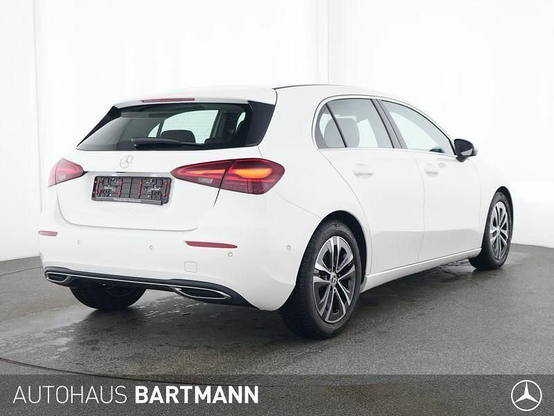 Gebraucht Mercedes A180 Progressive 136 PS (100 kW) 2024 Unilack polarweiß Limousine