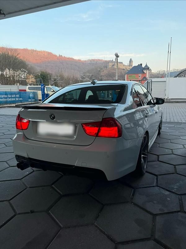 Gebraucht BMW 330 Performance 272 PS (200 kW) 2010 Weiß Limousine