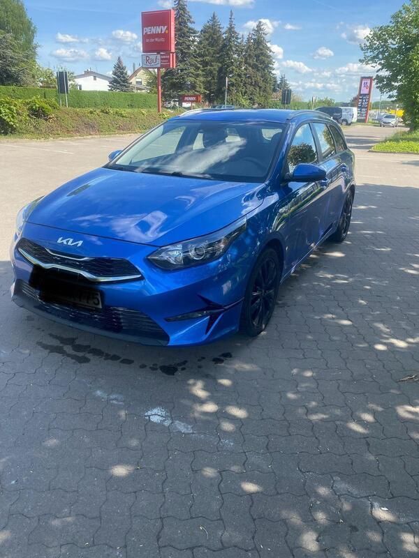 Blau Gebraucht 2022 Kia Ceed Sportswagon Kombi | 16.700 € (Guter Preis) - Bild 1/4
