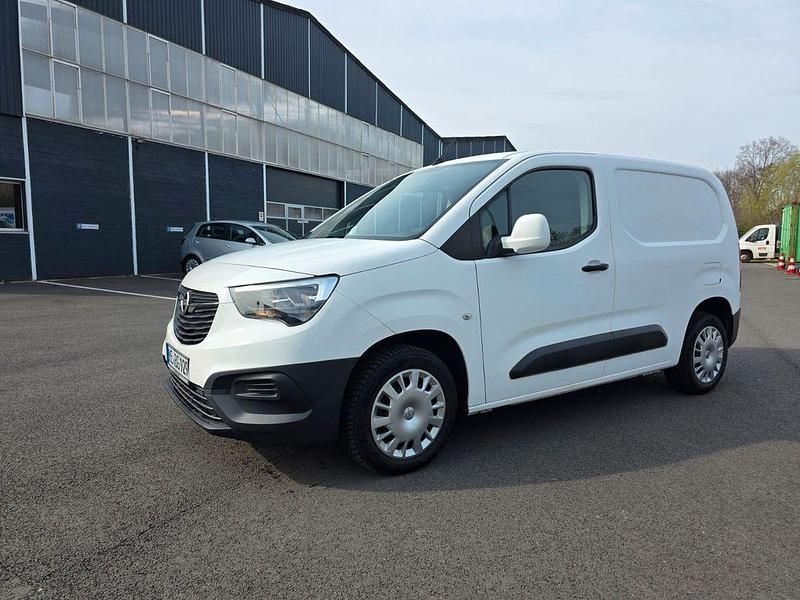 Second-hand Opel Combo 102 CP (75 kW) 2019 Alb Monovolum