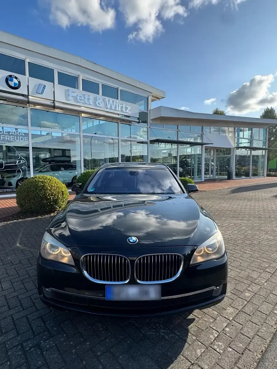 Gebraucht BMW 740L 320 PS (235 kW) 2012 Schwarz Limousine