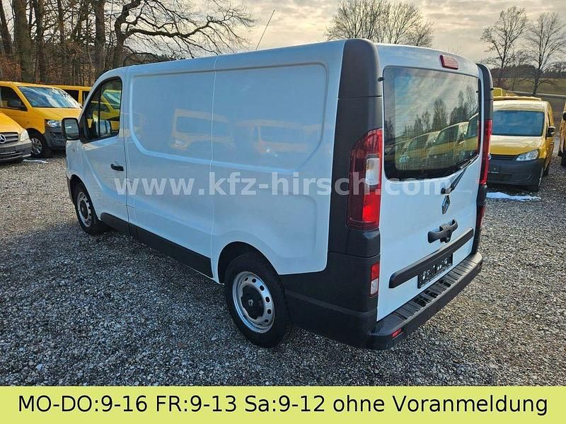 Gebraucht Renault Trafic Komfort 120 PS (88 kW) 2017 Weiß Van / Kleinbus