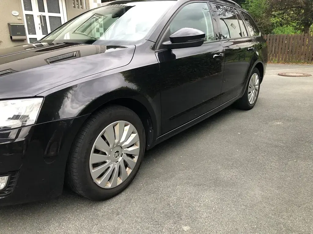 Gebraucht Skoda Octavia Ambition 110 PS (80 kW) 2016 Schwarz Kombi