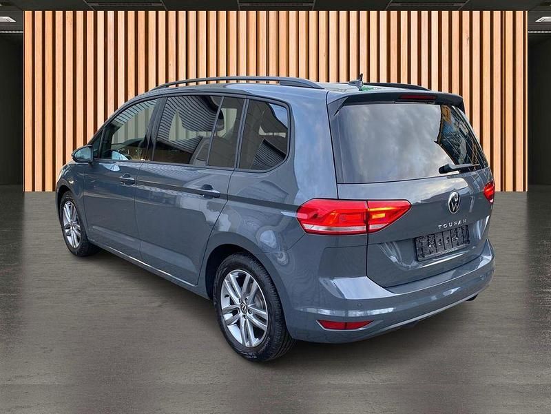 Gebraucht VW Touran 150 PS (110 kW) 2025 Grau Van / Kleinbus