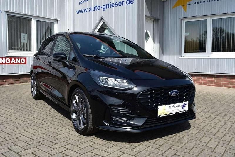 Schwarz (schwarz) Gebraucht 2022 Ford Fiesta ST-Line Kleinwagen | 17.900 € (Fairer Preis) - Bild 1/4