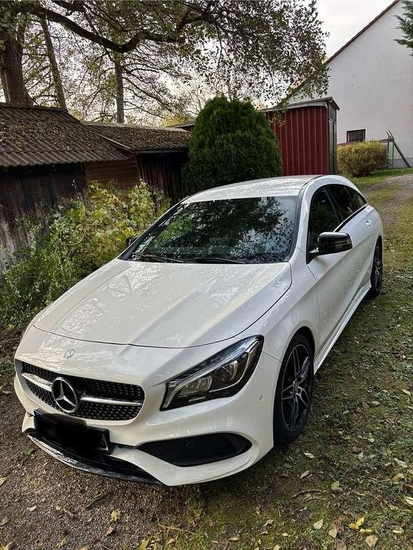 Gebraucht Mercedes CLA200 Shooting Brake AMG 136 PS (100 kW) 2017 Weiß Kombi