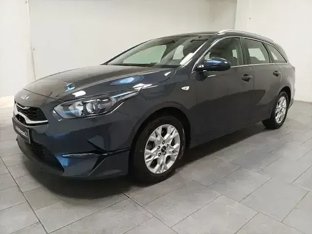 Usado Kia Ceed Vision 160 CV (117 kW) 2022 Gris Utilitario