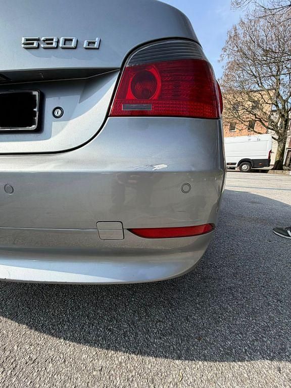 Gebraucht BMW 530 218 PS (160 kW) 2005 Silber Limousine