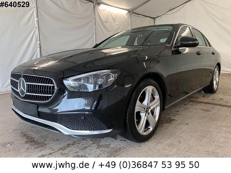Schwarz Gebraucht 2021 Mercedes E400 Avantgarde Limousine | 38.450 € (Fairer Preis) - Bild 1/4