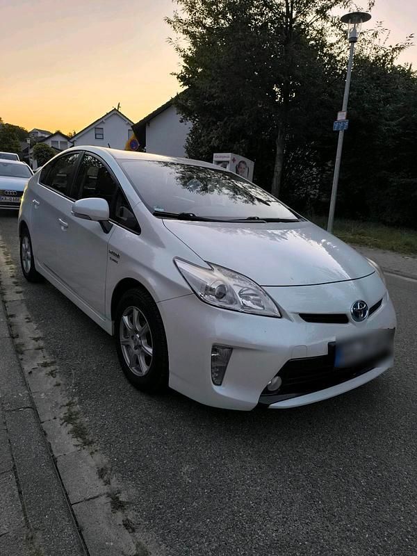 Weiß Gebraucht 2012 Toyota Prius Kleinwagen | 8.750 € (Fairer Preis) - Bild 1/4