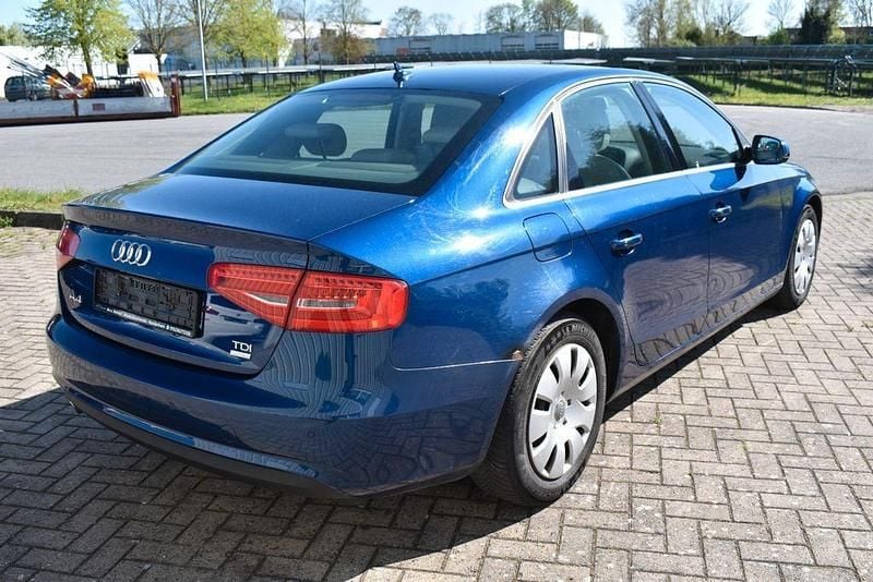 Brugt Audi A4 Attraction 136 HK (100 kW) 2014 Blå Sedan