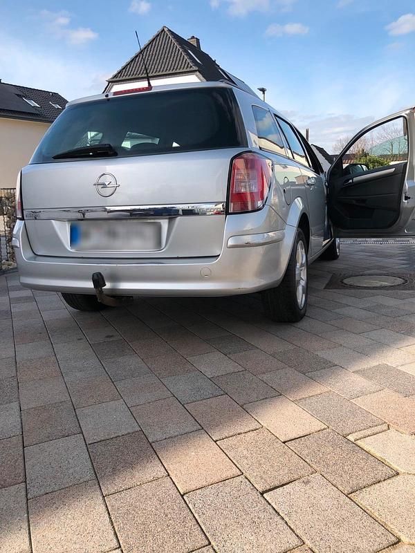 Gebraucht Opel Astra 100 PS (73 kW) 2007 Silber Kombi