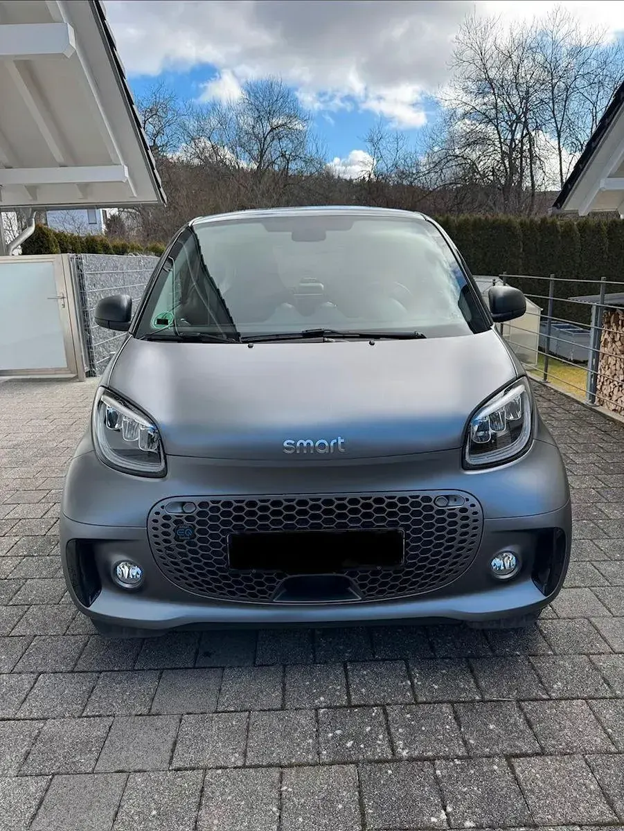 Gebraucht Smart ForTwo Coupé Passion Exclusive 60 kW (82 PS) 2023 Grau Kleinwagen