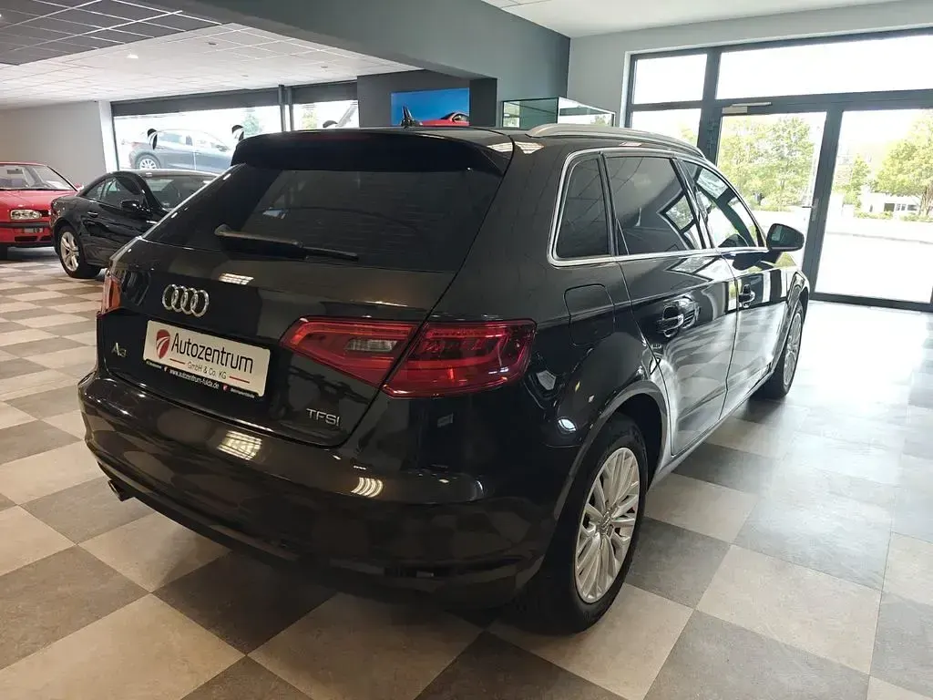 Gebraucht Audi A3 Ambiente 110 PS (80 kW) 2015 Braun Limousine