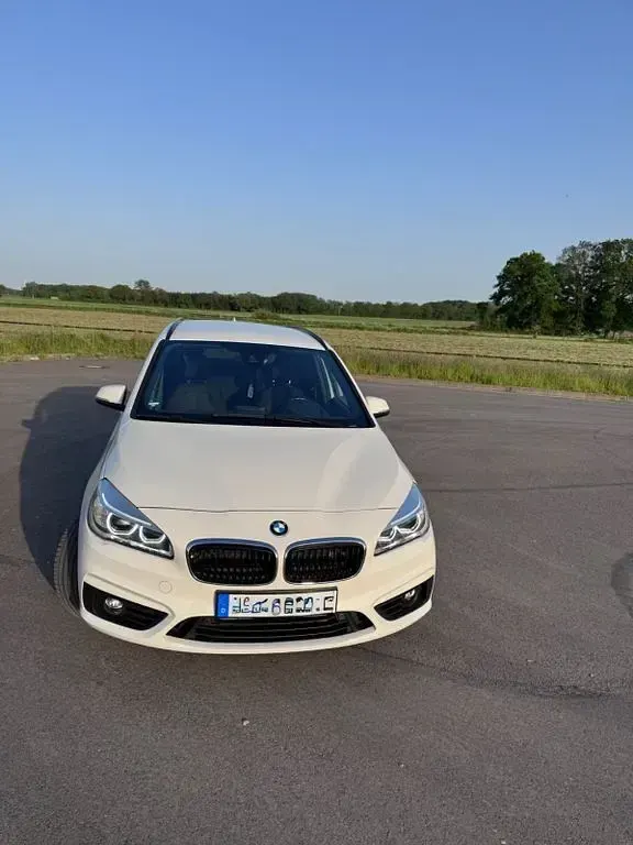 Gebraucht BMW 220 Gran Tourer Performance 192 PS (141 kW) 2018 Weiß Van / Kleinbus