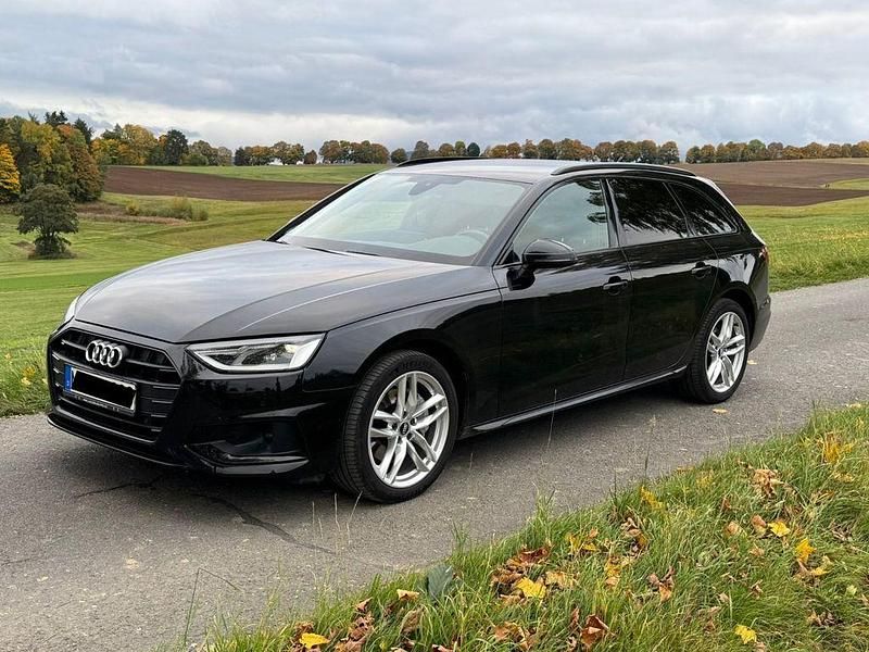 Schwarz Gebraucht 2020 Audi A4 Advanced Kombi | 24.950 € (Etwas zu teuer) - Bild 1/4