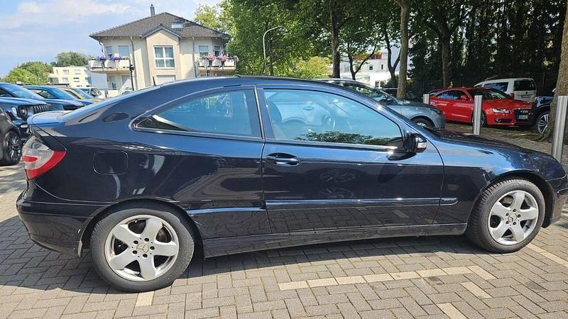 Gebraucht Mercedes C220 150 PS (110 kW) 2006 Schwarz Coupé