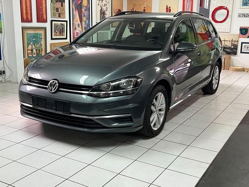 Grau Gebraucht 2019 VW Golf VII Comfortline Kombi | 15.500 € (Fairer Preis) - Bild 1/4
