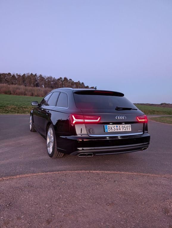 Gebraucht Audi A6 Ambiente 272 PS (200 kW) 2015 Schwarz Kombi