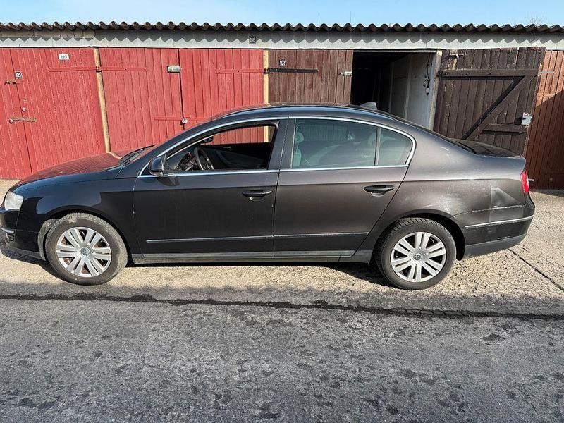 Gebraucht VW Passat Comfortline 116 PS (85 kW) 2006 Grau Limousine