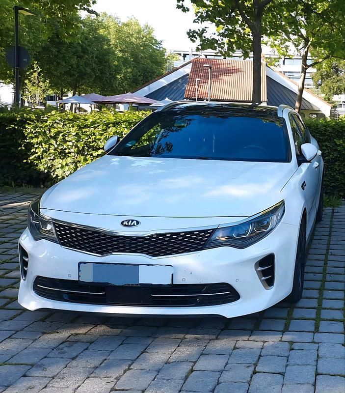 Weiß Gebraucht 2016 Kia Optima Sport Kombi | 13.200 € (Etwas zu teuer) - Bild 1/4