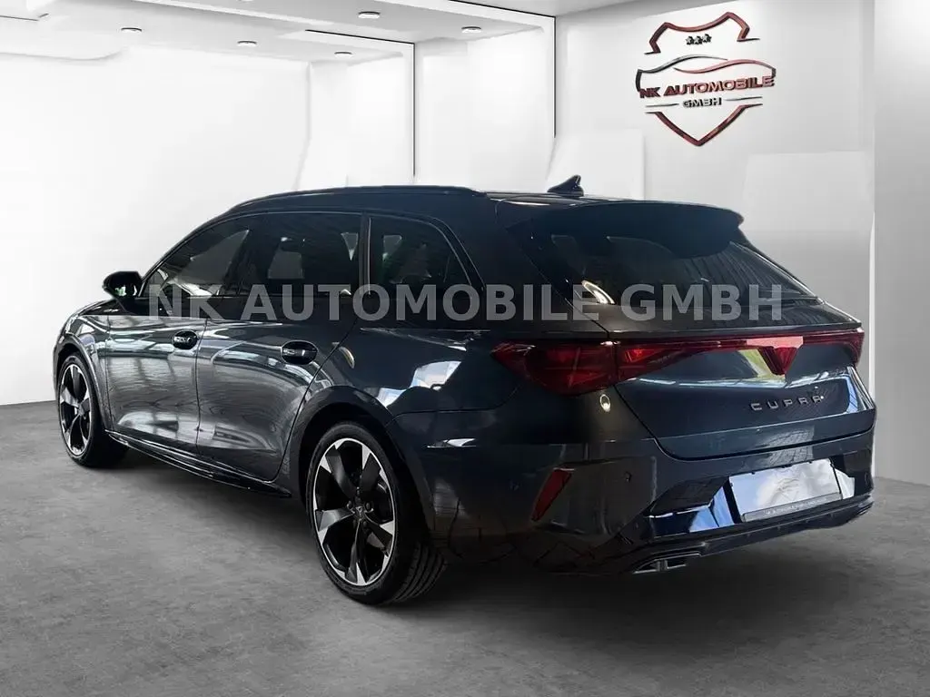 Neu Cupra Leon 150 PS (110 kW) 2026 Grau Limousine