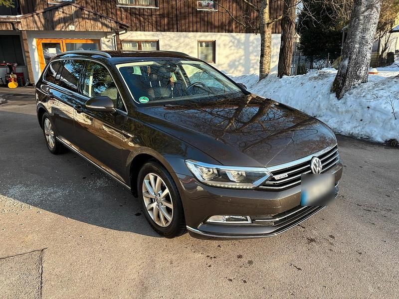 Braun Gebraucht 2015 VW Passat Kombi | 11.000 € - Bild 1/4