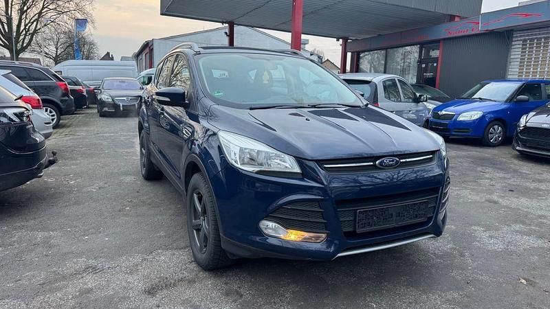 Gebraucht Ford Kuga Trend 150 PS (110 kW) 2015 Blau SUV