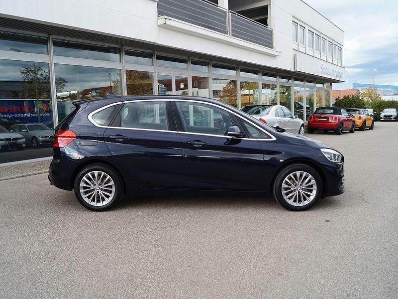 Gebraucht BMW 218 Active Tourer Luxury Line 150 PS (110 kW) 2019 Blau Van / Kleinbus