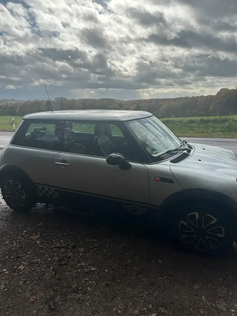 Używany Mini Cooper 115 KM (84 kW) 2003 Szary Hatchback