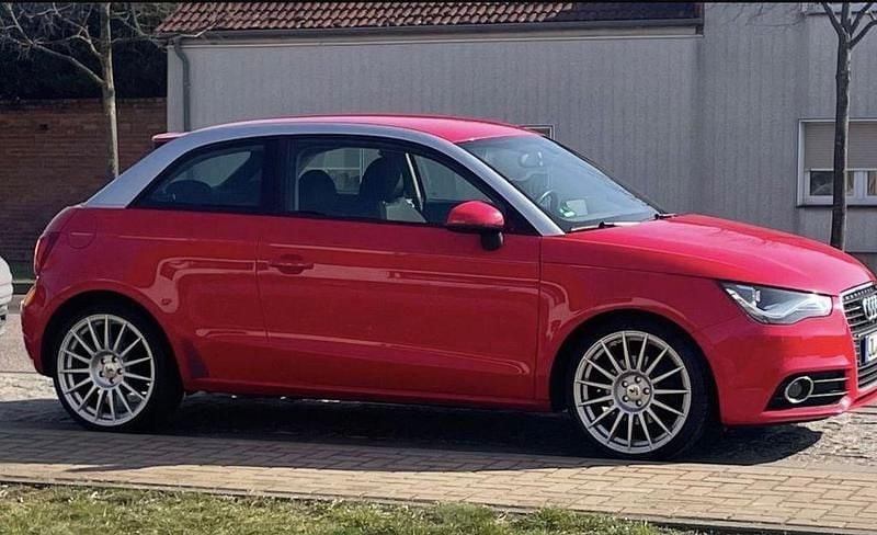 Gebraucht Audi A1 Ambition 105 PS (77 kW) 2013 Rot Kleinwagen