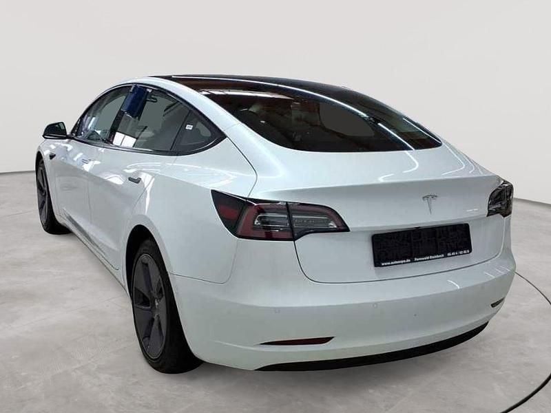 Gebraucht Tesla Model 3 Standard Range Plus 208 kW (283 PS) 2021 Pearl white multicoat Limousine