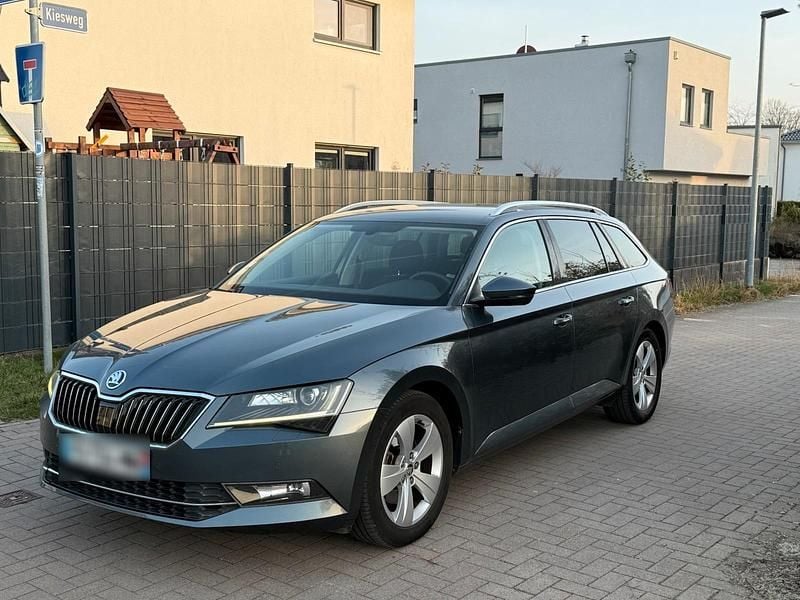 Gebraucht Skoda Superb 150 PS (110 kW) 2019 Grau Kombi
