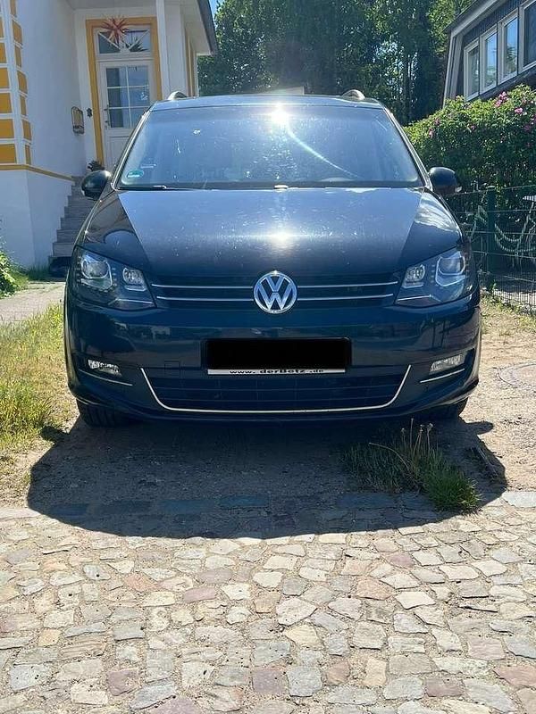 Schwarz Gebraucht 2013 VW Sharan Highline Van / Kleinbus | 13.999 € (Etwas zu teuer) - Bild 1/4
