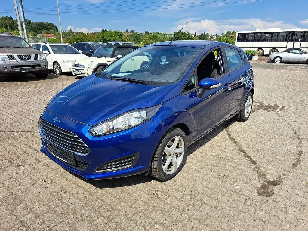 Gebraucht Ford Fiesta 82 PS (60 kW) 2015 Blau Kleinwagen