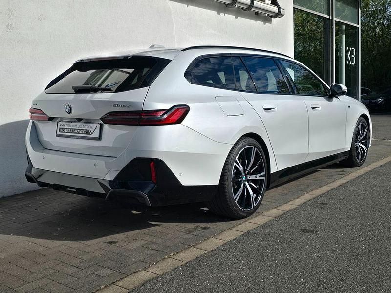 Gebraucht BMW 540 Performance 303 PS (222 kW) 2025 Weiß Kombi
