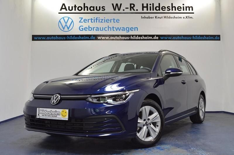 Blau Gebraucht 2023 VW Golf VIII Life Kombi | 23.489 € (Guter Preis) - Bild 1/4
