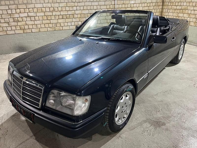 Schwarz Gebraucht 1997 Mercedes E200 Sportline Cabrio | 22.500 € - Bild 1/4