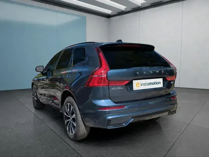 Używany Volvo XC60 Plus 197 KM (144 kW) 2023 Niebieski SUV