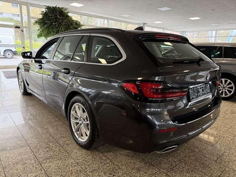 Gebraucht BMW 520 190 PS (139 kW) 2023 Grau, metallic Kombi