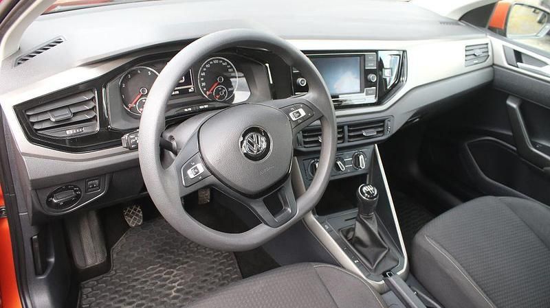 Gebraucht VW Polo Comfortline 95 PS (69 kW) 2017 Orange Limousine