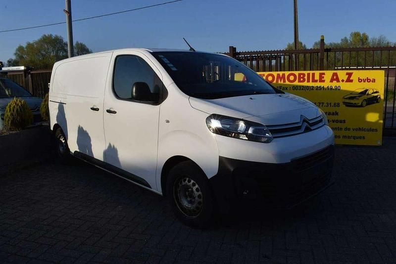 Weiß Gebraucht 2017 Citroën Jumpy Van / Kleinbus | 9.499 € (Fairer Preis) - Bild 1/4