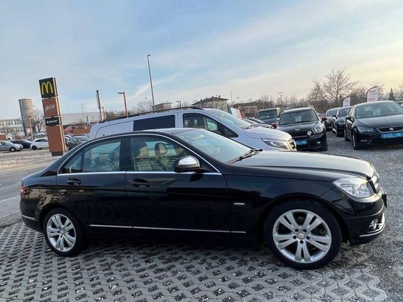 Gebraucht Mercedes C180 115 PS (84 kW) 2011 Schwarz Limousine