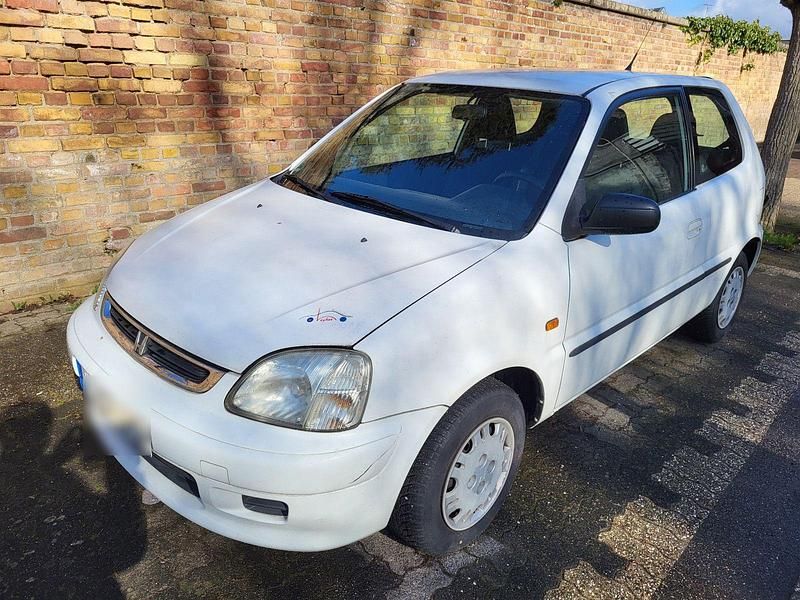 Second-hand Honda Logo LS 65 CP (47 kW) 2000 Alb Hatchback
