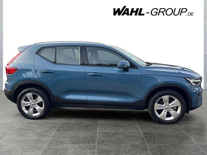 Gebraucht Volvo XC40 Core 163 PS (119 kW) 2024 Blau SUV
