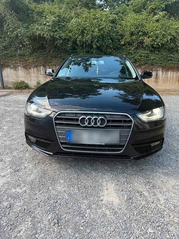 Schwarz Gebraucht 2013 Audi A4 Kombi | 6.500 € (Superpreis) - Bild 1/4