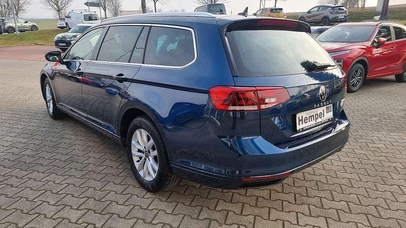 Używany VW Passat 150 KM (110 kW) 2023 Niebieski Kombi